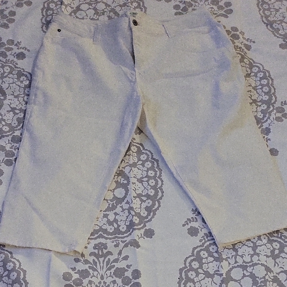 Cato White Capri Pants